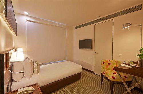 K10 Hotel Vadodara Luaran gambar