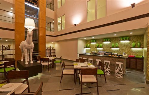 K10 Hotel Vadodara Luaran gambar