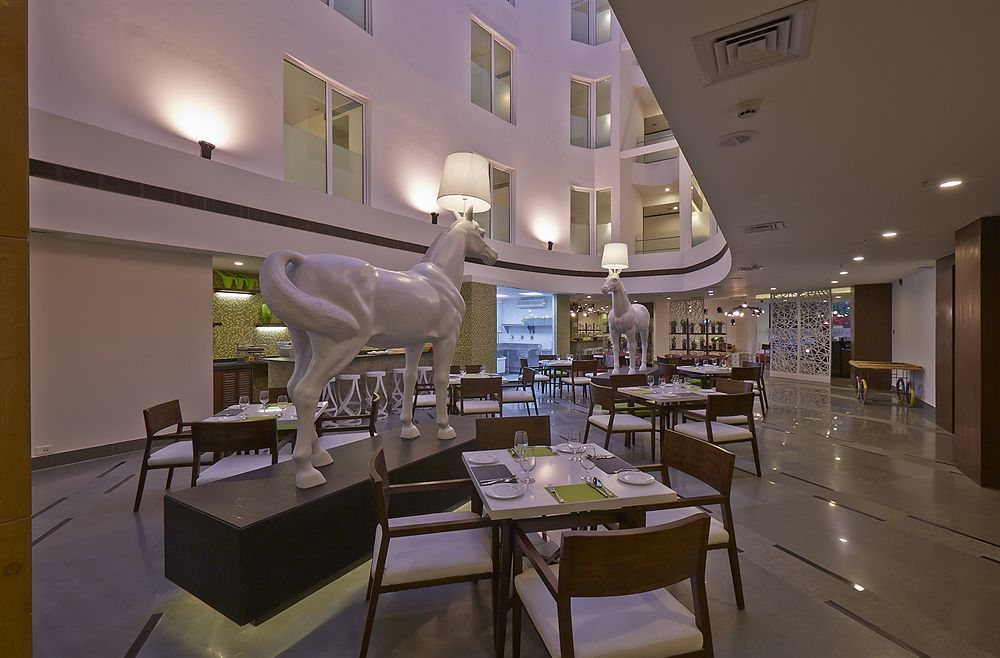 K10 Hotel Vadodara Luaran gambar