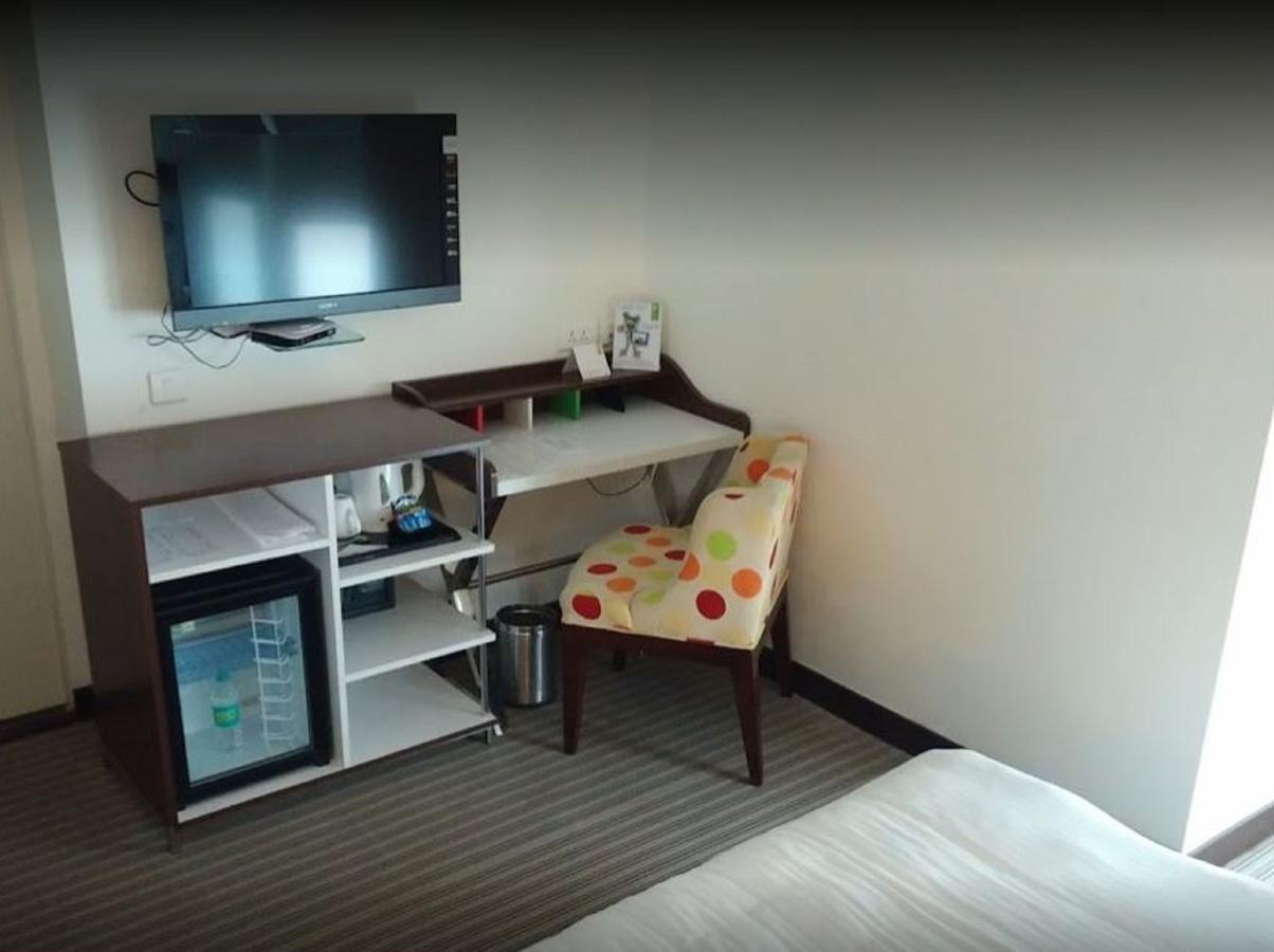 K10 Hotel Vadodara Luaran gambar