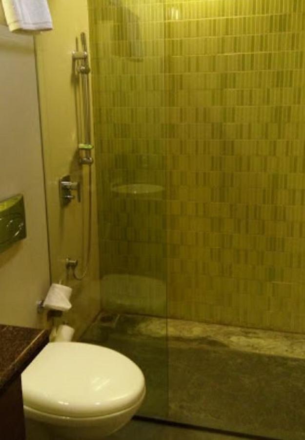 K10 Hotel Vadodara Luaran gambar